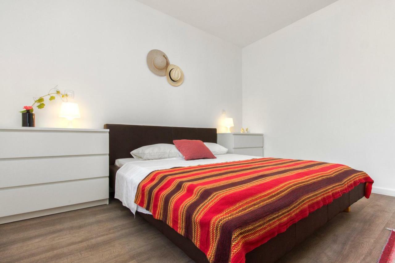Apartmani Olivette Шибеник Екстер'єр фото